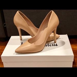 Neiman Marcus Pumps
